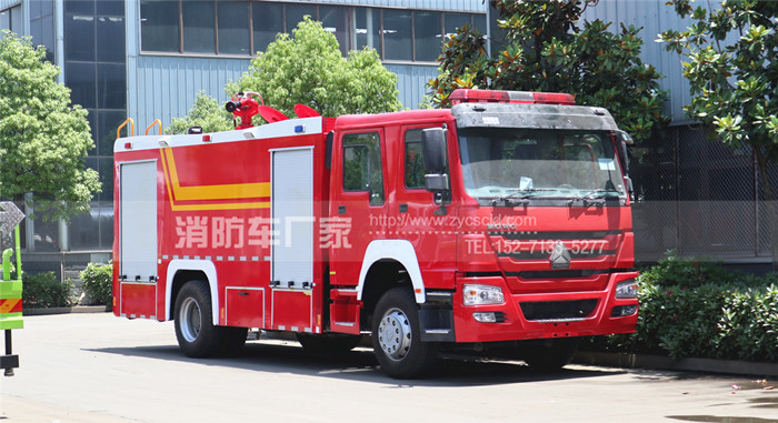 國外用戶：出口重汽右駕10噸泡沫消防車